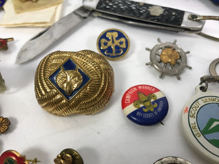 Collection Of Boy Scout And Girl Scout Accessories Including Pins, Keychains, Pocket Knife, Scarf, Booklet - See Photos [Photo 8]