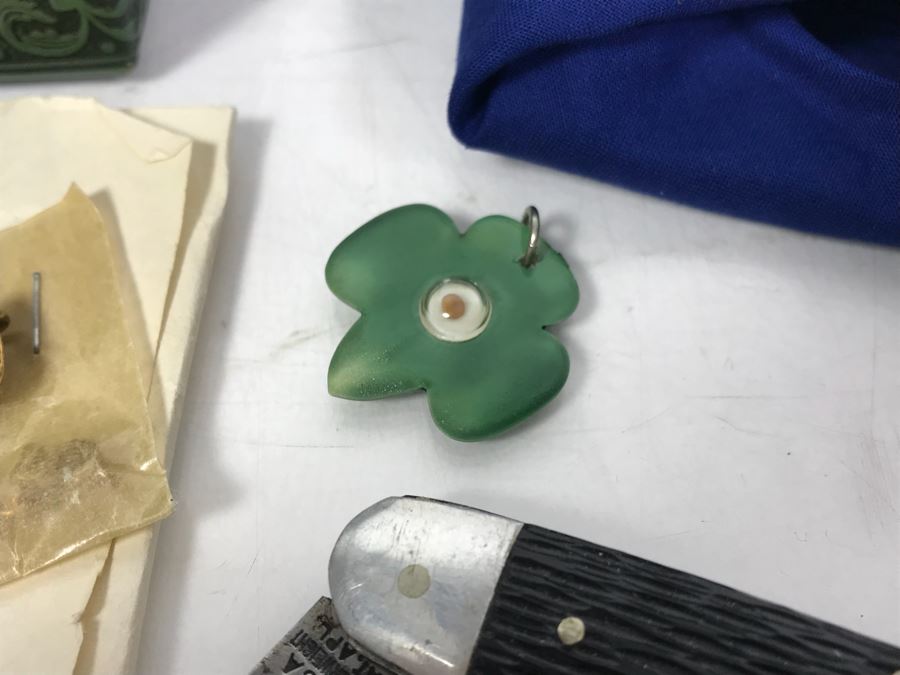 Collection Of Boy Scout And Girl Scout Accessories Including Pins, Keychains, Pocket Knife, Scarf, Booklet - See Photos [Photo 11]