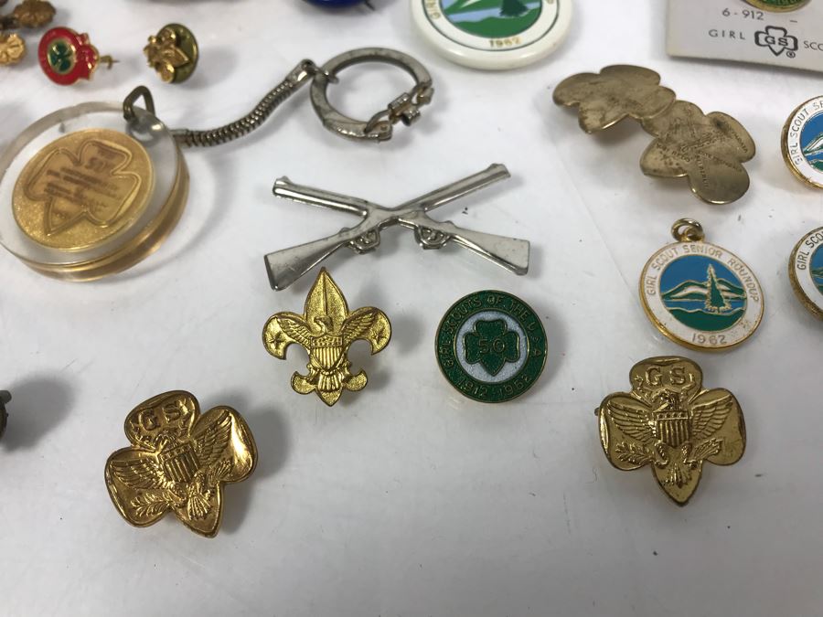 Collection Of Boy Scout And Girl Scout Accessories Including Pins, Keychains, Pocket Knife, Scarf, Booklet - See Photos [Photo 3]