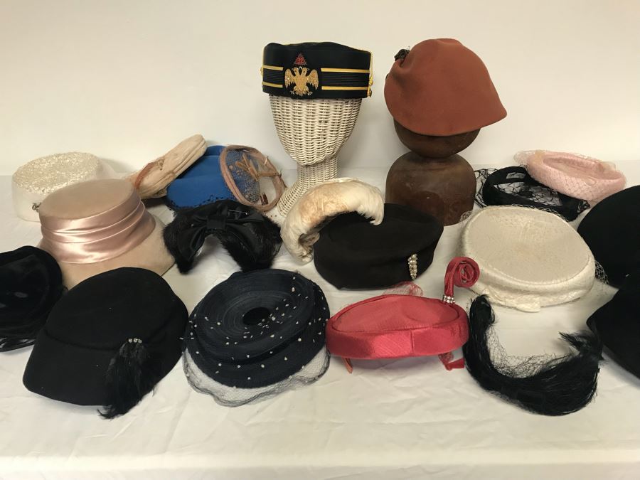 (19) Vintage Women's Hats And Military Hat