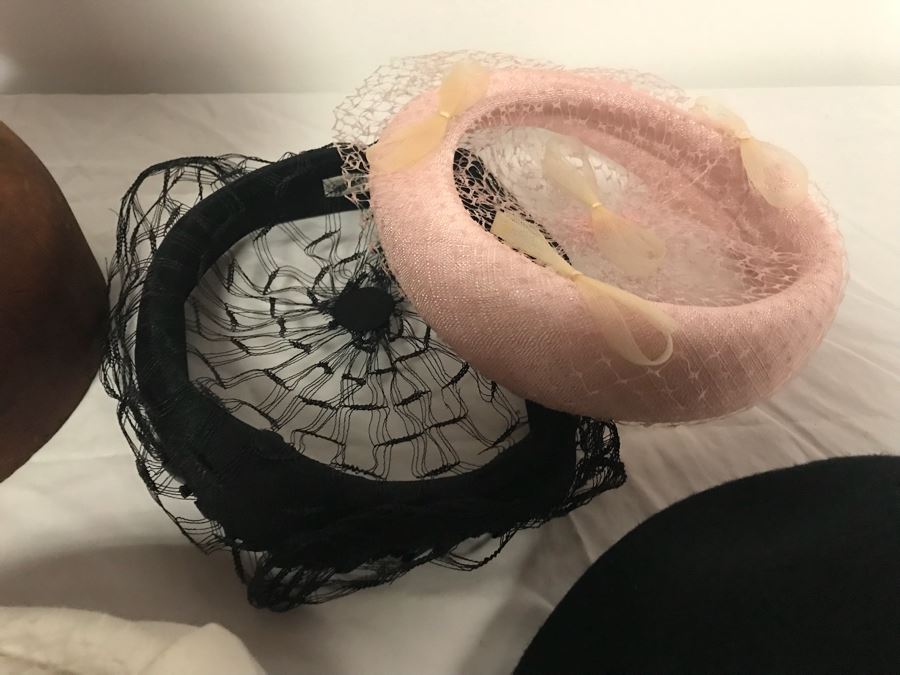 (19) Vintage Women's Hats And Military Hat [Photo 6]