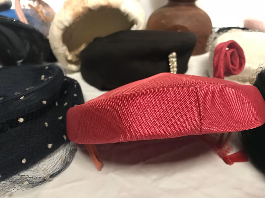 (19) Vintage Women's Hats And Military Hat [Photo 10]