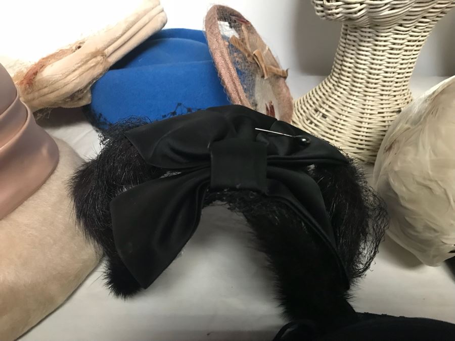 (19) Vintage Women's Hats And Military Hat [Photo 15]