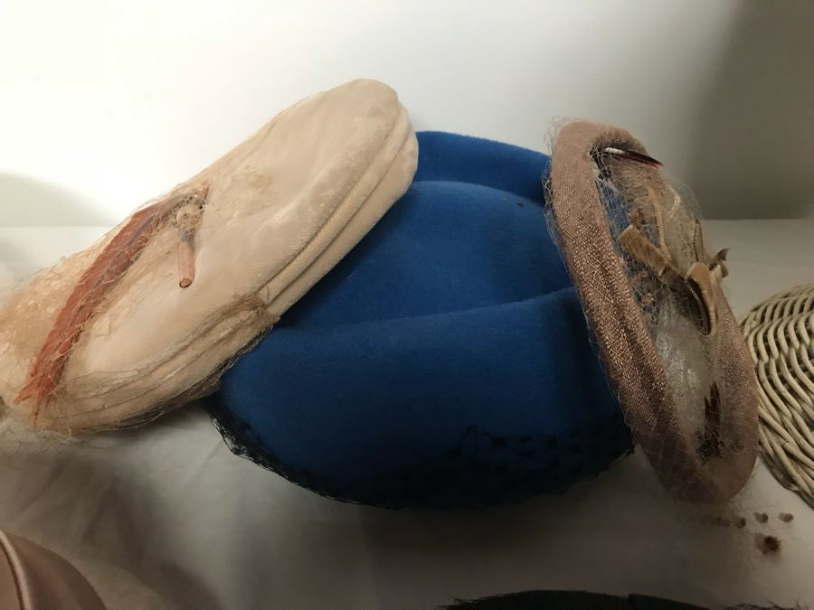 (19) Vintage Women's Hats And Military Hat [Photo 16]