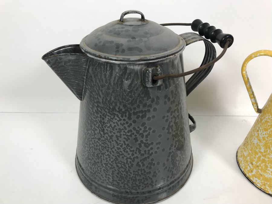 Vintage Graniteware Enamelware Kettle And Pitcher [Photo 3]