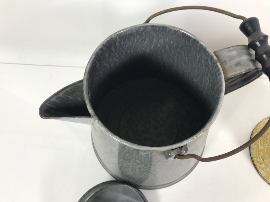 Vintage Graniteware Enamelware Kettle And Pitcher [Photo 4]