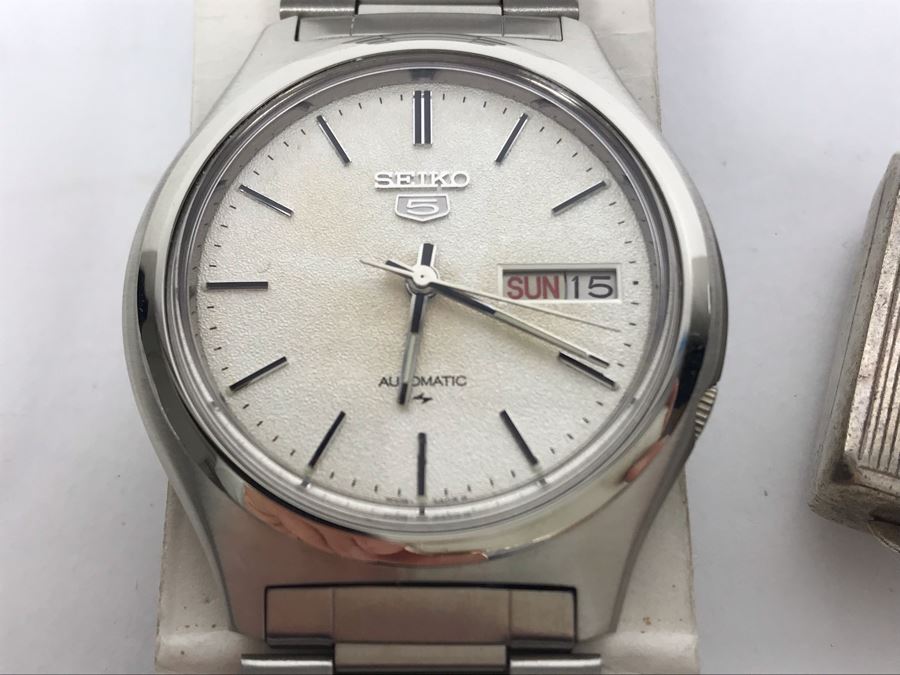 Men's SEIKO 5 Automatic Watch New Old Stock With Vintage Small Metal Box [Photo 4]