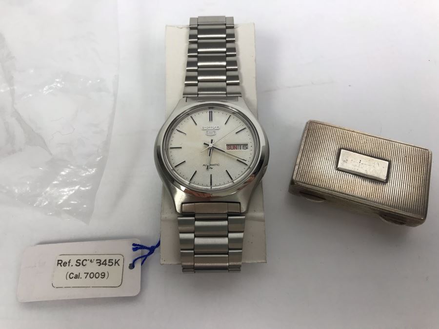 Men's SEIKO 5 Automatic Watch New Old Stock With Vintage Small Metal Box