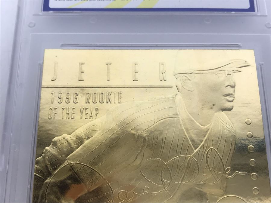 Graded 10 2000 23KT Gold Collectibles Feel The Game Authentic Game Used Bat Derek Jeter  [Photo 4]