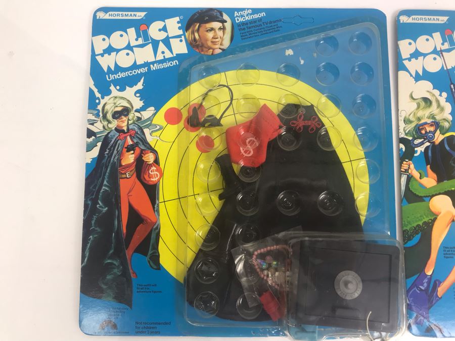 Vintage 1970s Horsman Police Woman Angie Dickinson Action Figure Adventure Packs: Undercover Mission And Sabotage Under The Sea (Blister Packaging Separated From Backing) [Photo 9]
