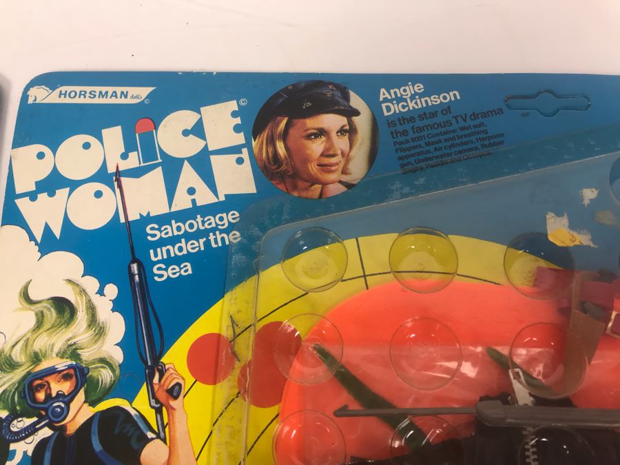 Vintage 1970s Horsman Police Woman Angie Dickinson Action Figure Adventure Packs: Undercover Mission And Sabotage Under The Sea (Blister Packaging Separated From Backing) [Photo 4]