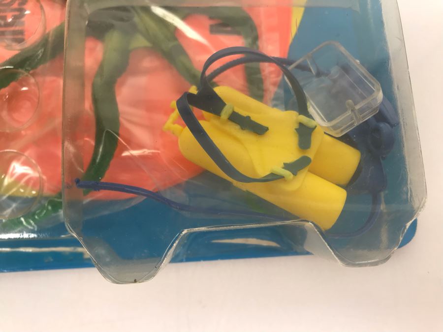 Vintage 1970s Horsman Police Woman Angie Dickinson Action Figure Adventure Packs: Undercover Mission And Sabotage Under The Sea (Blister Packaging Separated From Backing) [Photo 7]