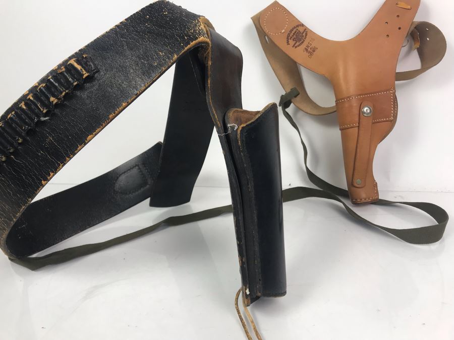 Pair Of Leather Gun Holsters [Photo 4]