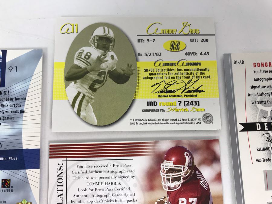 Signed Football Cards: (2) Tommie Harris And (2) Anthony Davis (One Rookie Card) [Photo 8]