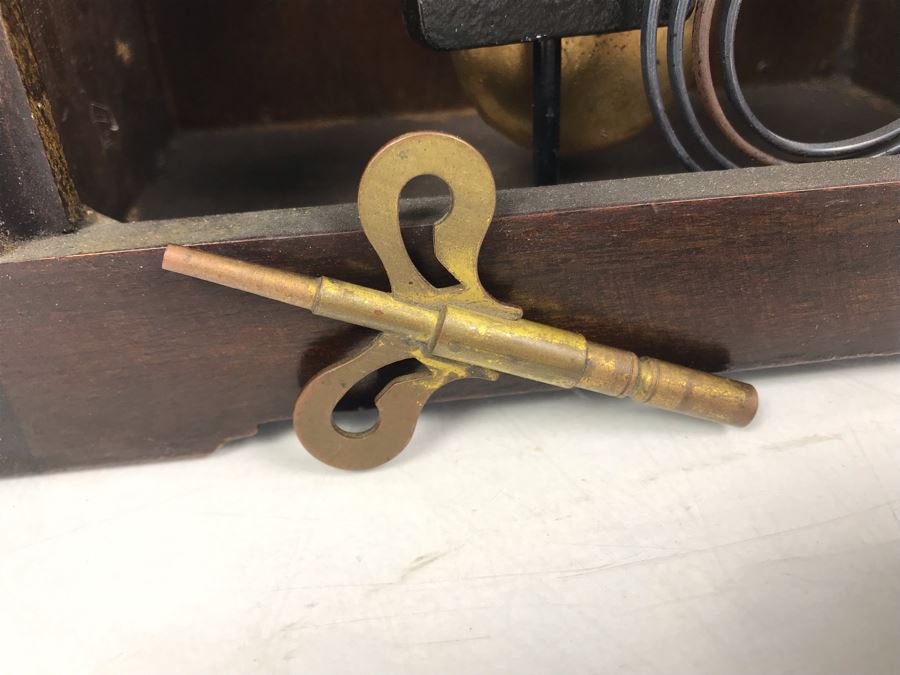 Antique Seth Thomas Wooden Mantle Mechanical Clock With Key Working Smooth Movement [Photo 18]