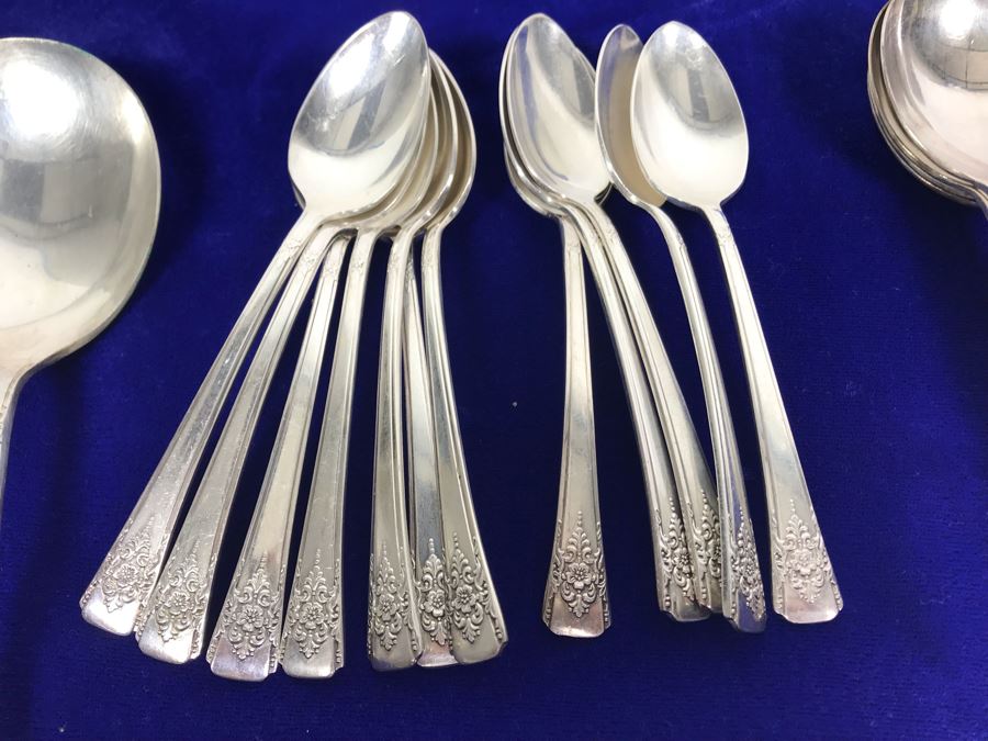 Vintage ROGERS Silverplate Flatware Apx Service For 10+ [Photo 7]