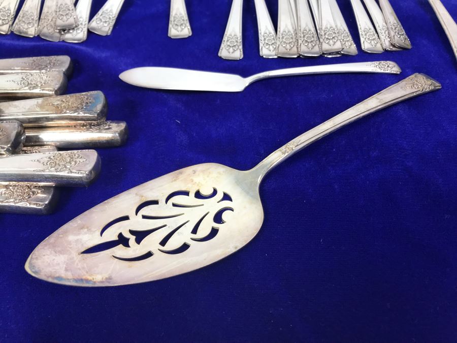 Vintage ROGERS Silverplate Flatware Apx Service For 10+ [Photo 10]