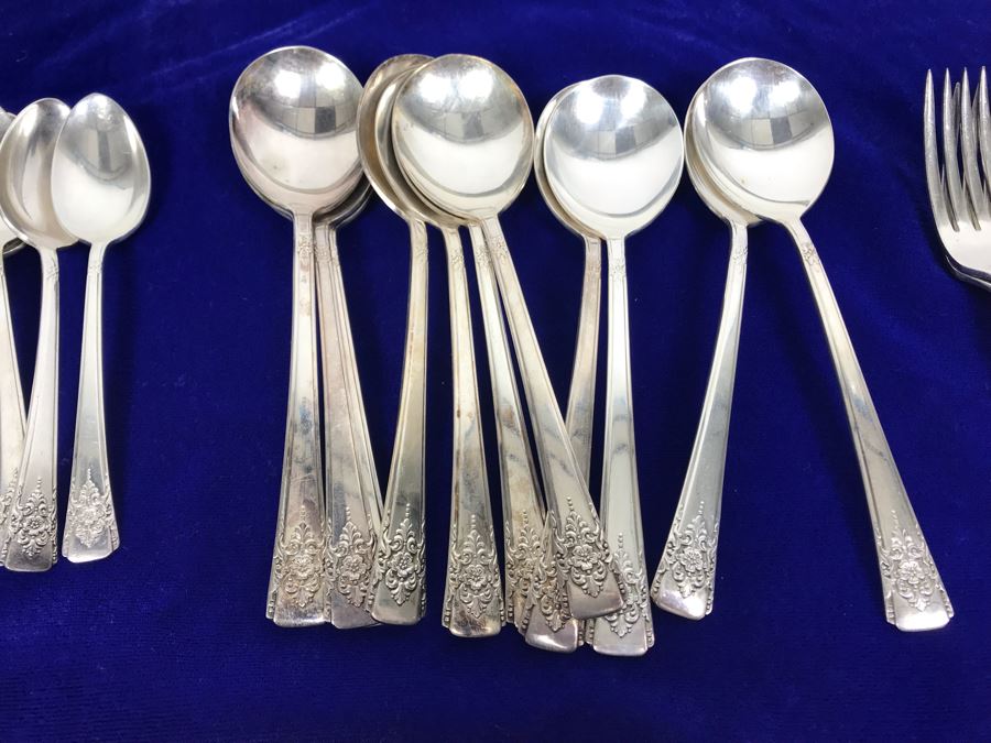 Vintage ROGERS Silverplate Flatware Apx Service For 10+ [Photo 8]