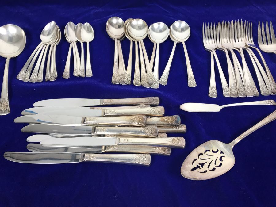 Vintage ROGERS Silverplate Flatware Apx Service For 10+ [Photo 5]