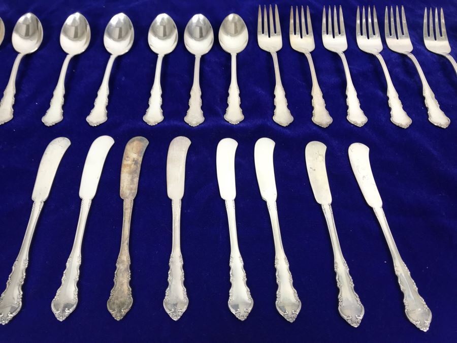 Reed & Barton Dresden Rose Pattern Silverplate Flatware Set Service For 7 With Extra Fork And Knife [Photo 3]