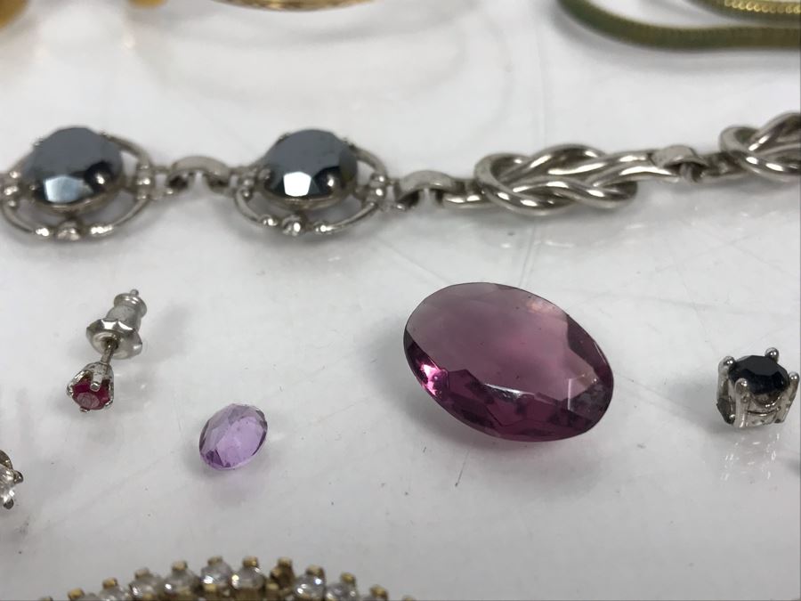 Jewelry Lot With Pocket Watch Case, Vintage Glasses, Bracelets, Necklace And Various Earrings And Loose Gems (Glass, Plastic, Stones) [Photo 16]