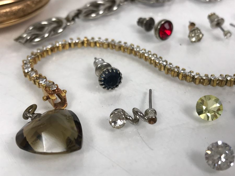 Jewelry Lot With Pocket Watch Case, Vintage Glasses, Bracelets, Necklace And Various Earrings And Loose Gems (Glass, Plastic, Stones) [Photo 9]