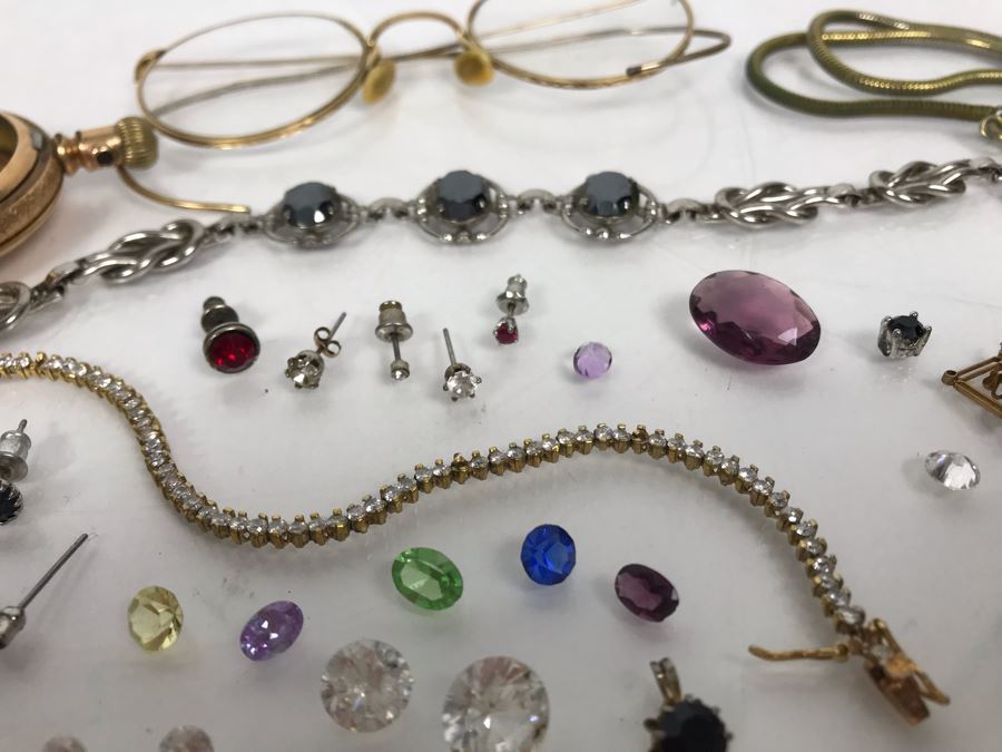 Jewelry Lot With Pocket Watch Case, Vintage Glasses, Bracelets, Necklace And Various Earrings And Loose Gems (Glass, Plastic, Stones) [Photo 12]