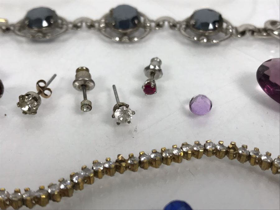 Jewelry Lot With Pocket Watch Case, Vintage Glasses, Bracelets, Necklace And Various Earrings And Loose Gems (Glass, Plastic, Stones) [Photo 15]