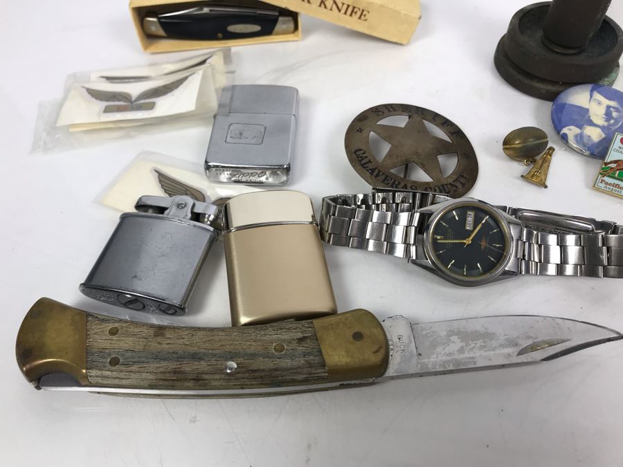 Men's Citizen Automatic Watch Working (Glass Is Scratched), Sheriff Badge Calaveras County, Buck Knives, Lighters, US Air Wing Stickers, Various Pins, Button, Trench Art And Archery Pendants [Photo 29]