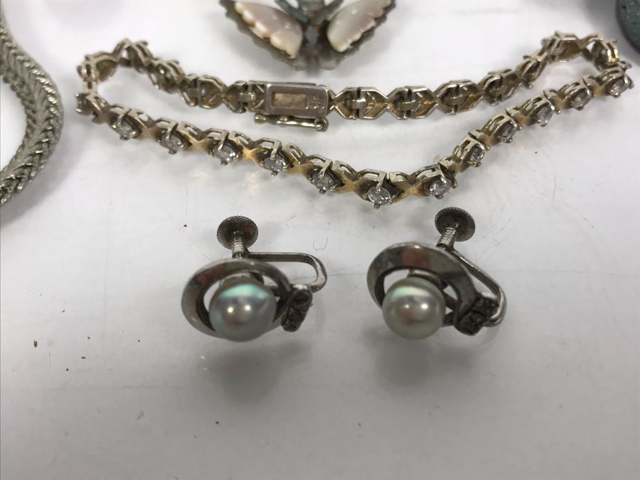 Sterling Silver Jewelry Lot With Bracelets, Brooches, Necklaces, Pearl Earrings And Ring 53.8g [Photo 2]