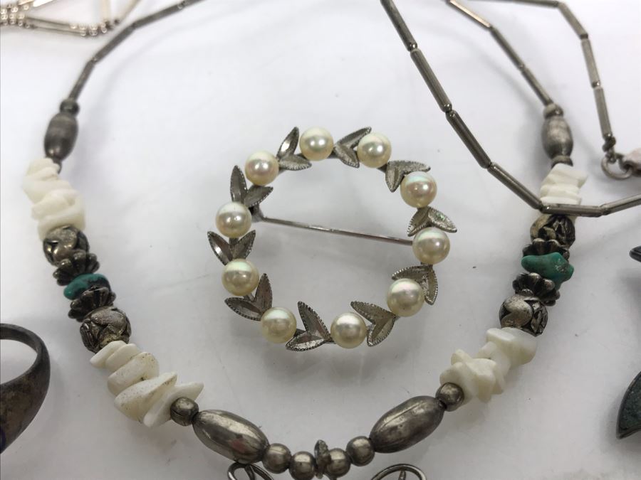 Sterling Silver Jewelry Lot With Bracelets, Brooches, Necklaces, Pearl Earrings And Ring 53.8g [Photo 5]