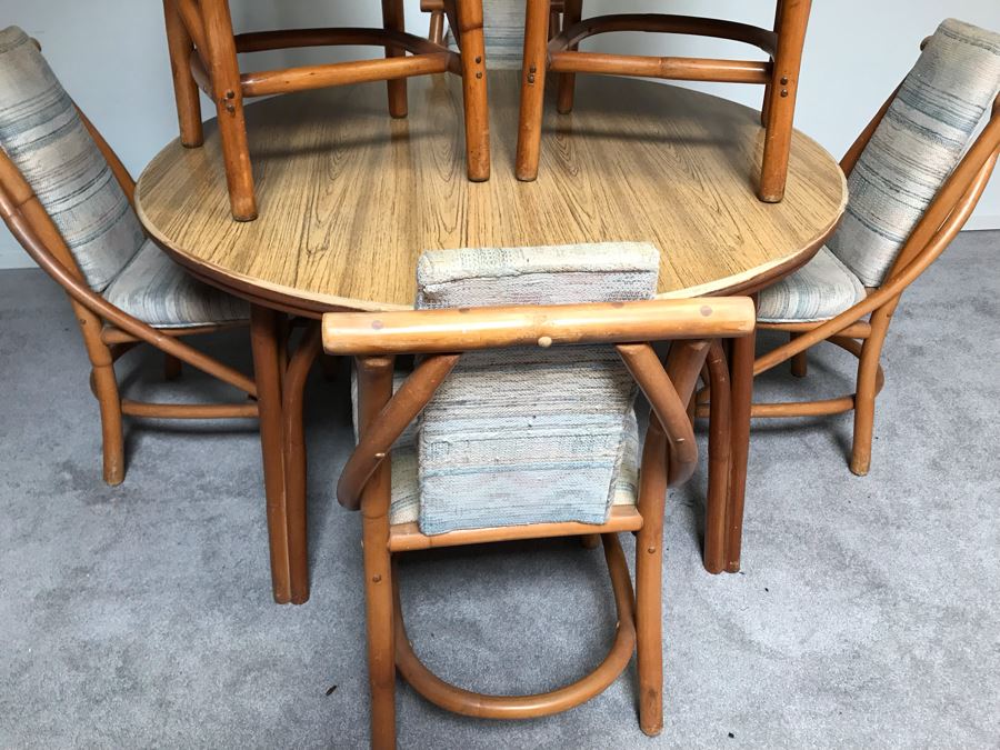 Vintage 48' Round Table With 6 Chairs [Photo 6]