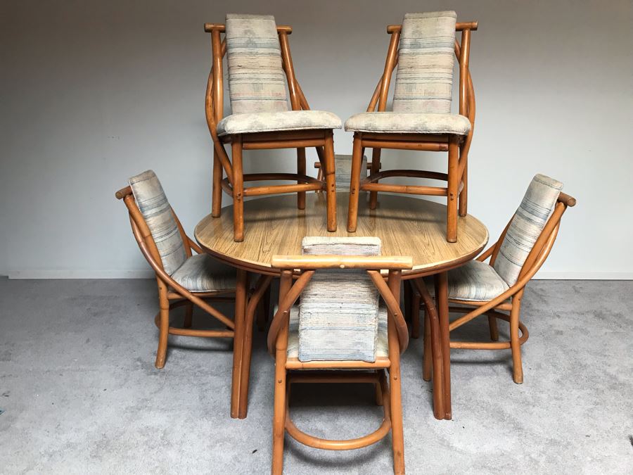 Vintage 48' Round Table With 6 Chairs [Photo 1]