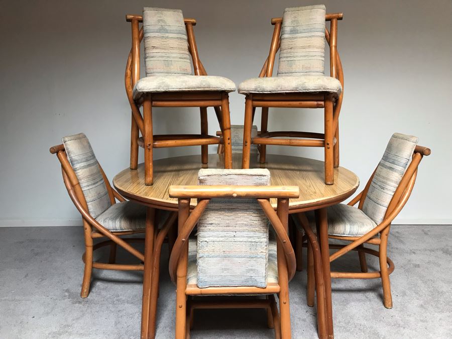 Vintage 48' Round Table With 6 Chairs [Photo 3]