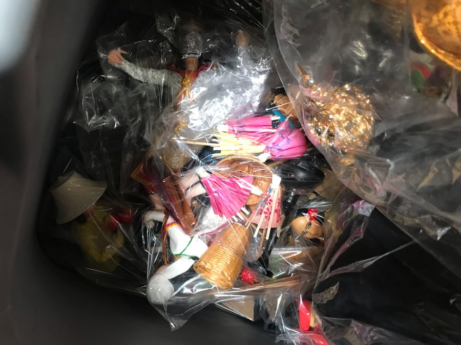 Vintage International Dolls Lot Mainly Indonesian Dolls - See Photos [Photo 15]