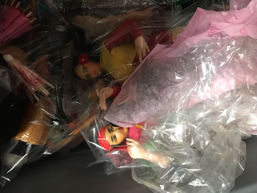 Vintage International Dolls Lot Mainly Indonesian Dolls - See Photos [Photo 9]