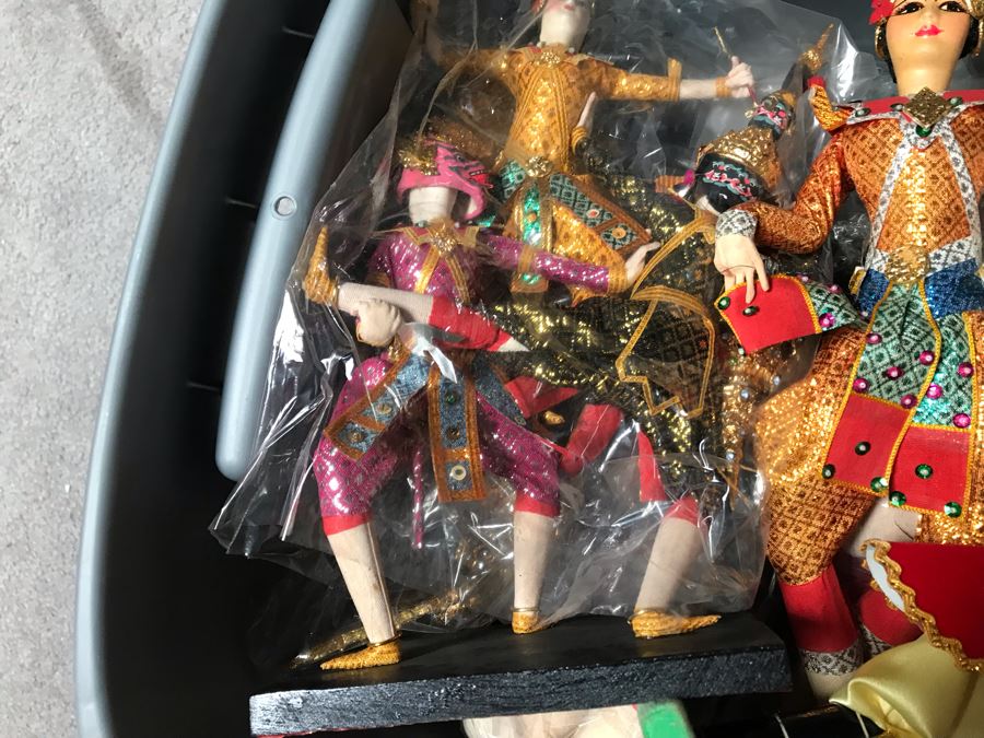 Vintage International Dolls Lot Mainly Indonesian Dolls - See Photos [Photo 6]