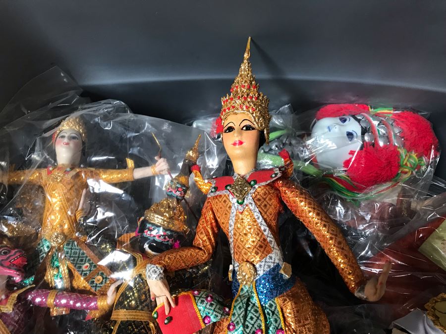 Vintage International Dolls Lot Mainly Indonesian Dolls - See Photos [Photo 3]