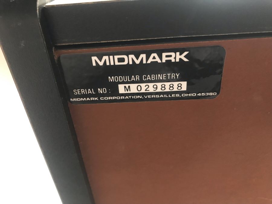 Vintage ZENITH Bakelite Tube Record Player Radio (Turns On - Not Sure If Record Player Is Working) With MIDMARK Modular Cabinet With Chrome Base On Casters [Photo 12]