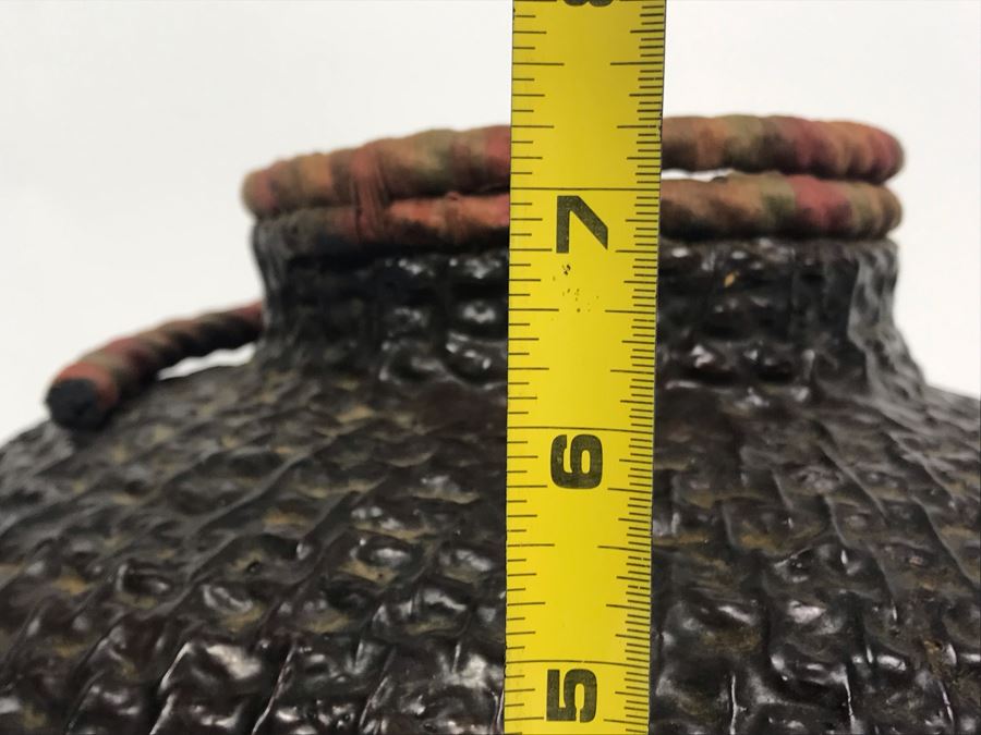 Vintage Pitch Pot Navajo / Apache Native American 12'W X 7'H [Photo 15]