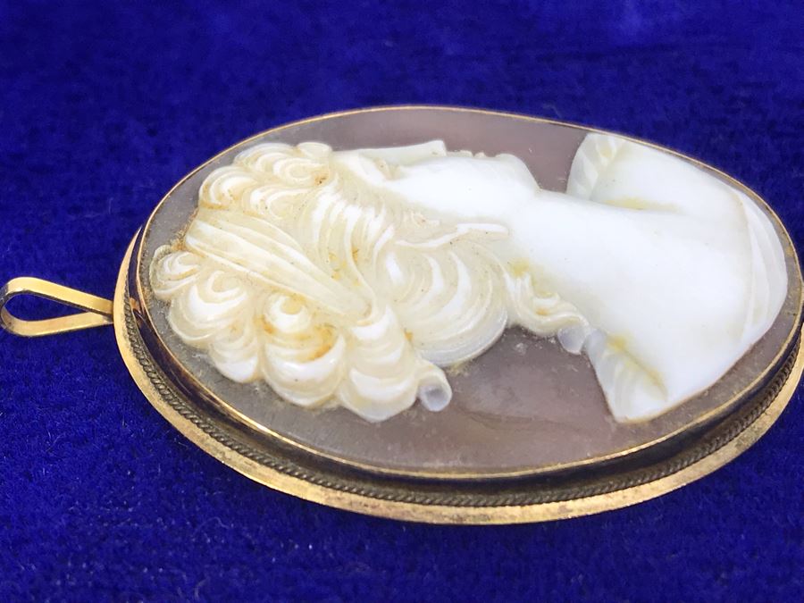 STUNNING 18K Gold And Carved Shell Cameo Pendant Brooch Estimate 5.7g $300 [Photo 9]