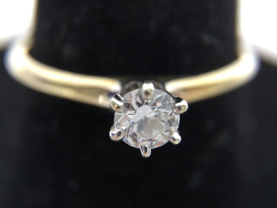 Vintage 14K Gold Diamond Solitaire Ring 1/4CT SI2 G-H Diamond Is Chipped 1.7g Estimate $450 [Photo 1]