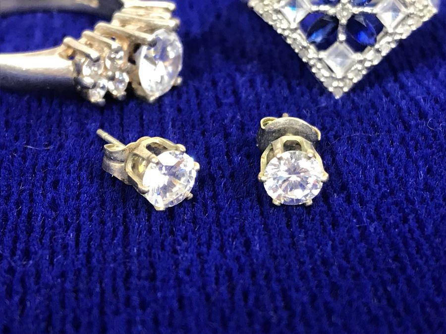 Collection Of Sterling Silver Rings With Pair Of Silver Earrings Mainly Cubic Zirconia  23.9g [Photo 17]