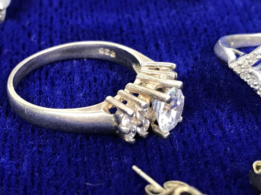 Collection Of Sterling Silver Rings With Pair Of Silver Earrings Mainly Cubic Zirconia  23.9g [Photo 16]