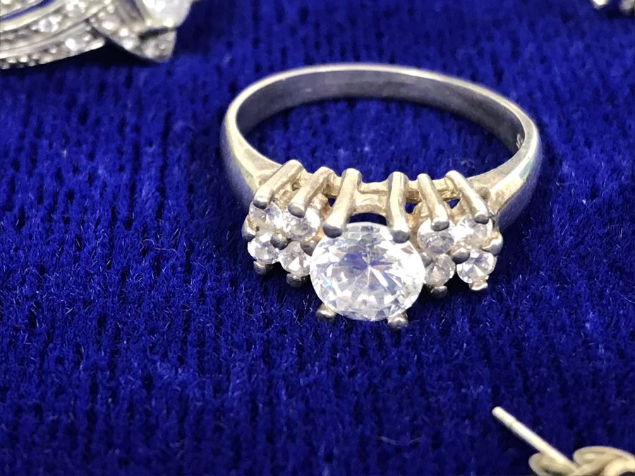 Collection Of Sterling Silver Rings With Pair Of Silver Earrings Mainly Cubic Zirconia  23.9g [Photo 14]