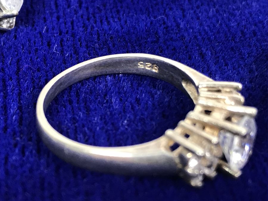 Collection Of Sterling Silver Rings With Pair Of Silver Earrings Mainly Cubic Zirconia  23.9g [Photo 15]