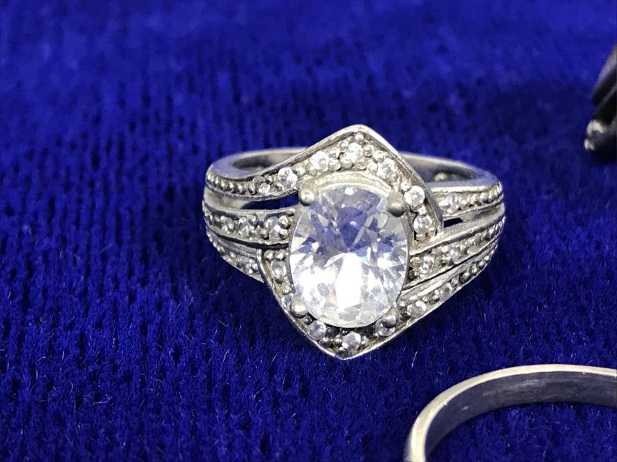 Collection Of Sterling Silver Rings With Pair Of Silver Earrings Mainly Cubic Zirconia  23.9g [Photo 11]