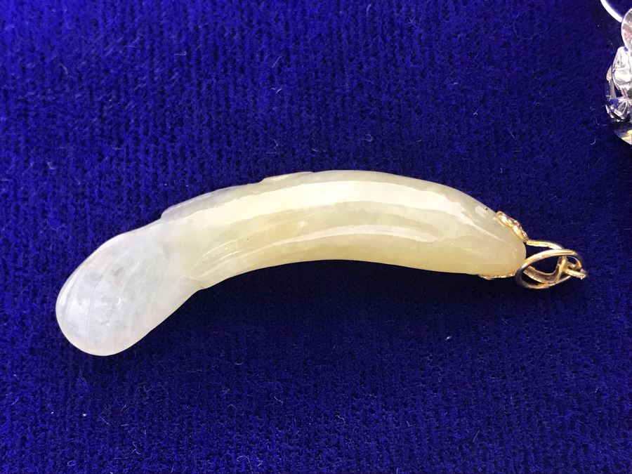 Nephrite Jade Brooch And Ring And Carved Jade Pendant All With Base Metal [Photo 7]