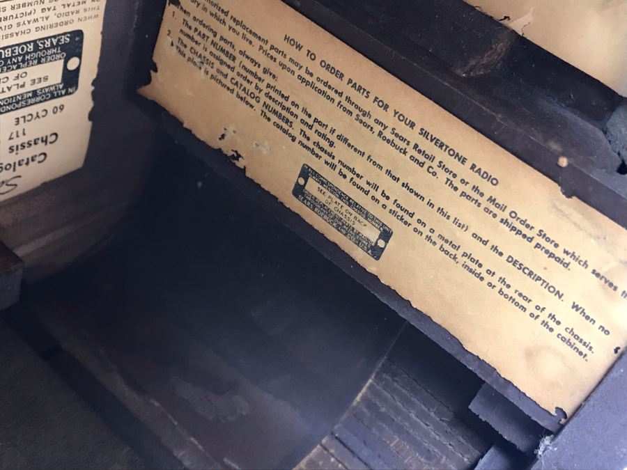 Vintage Art Deco Sears Silvertone Tube Record Player And Radio With Wooden Cabinet - Great Look - Needs Servicing Catalog No 7080 19.5'W X 13.5'D X 12'H [Photo 17]