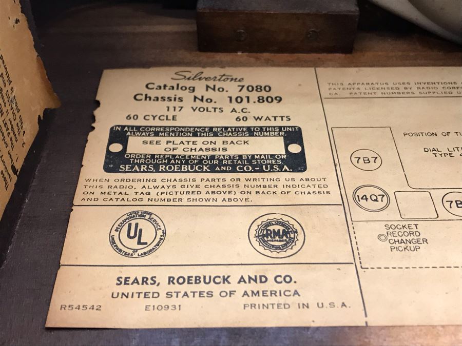 Vintage Art Deco Sears Silvertone Tube Record Player And Radio With Wooden Cabinet - Great Look - Needs Servicing Catalog No 7080 19.5'W X 13.5'D X 12'H [Photo 15]